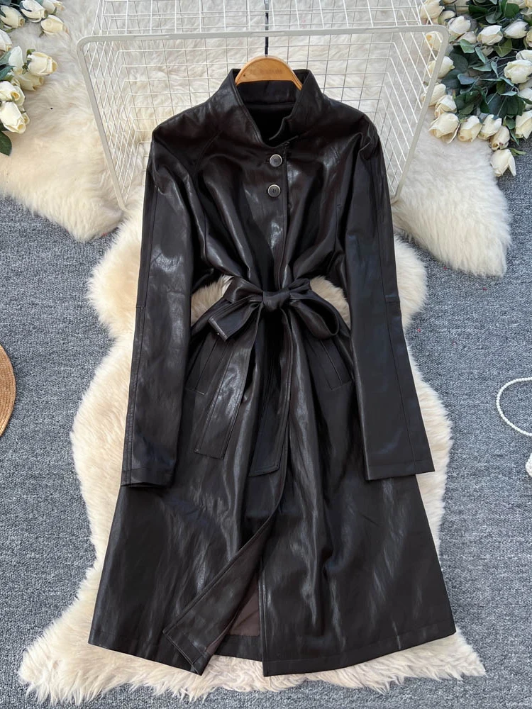 سترة واقية من جلد البولي يوريثان من Retro Briti Sle للنساء من Faion Dr مع حزام عالي الخصر وياقة واقفة وزر واحد للإغلاق