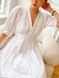 Spring/Summer New Embroidery Dress French Holiday Hook Flower Hollow White Dress Ladies Celebrities V-Neck Mid Length Dress