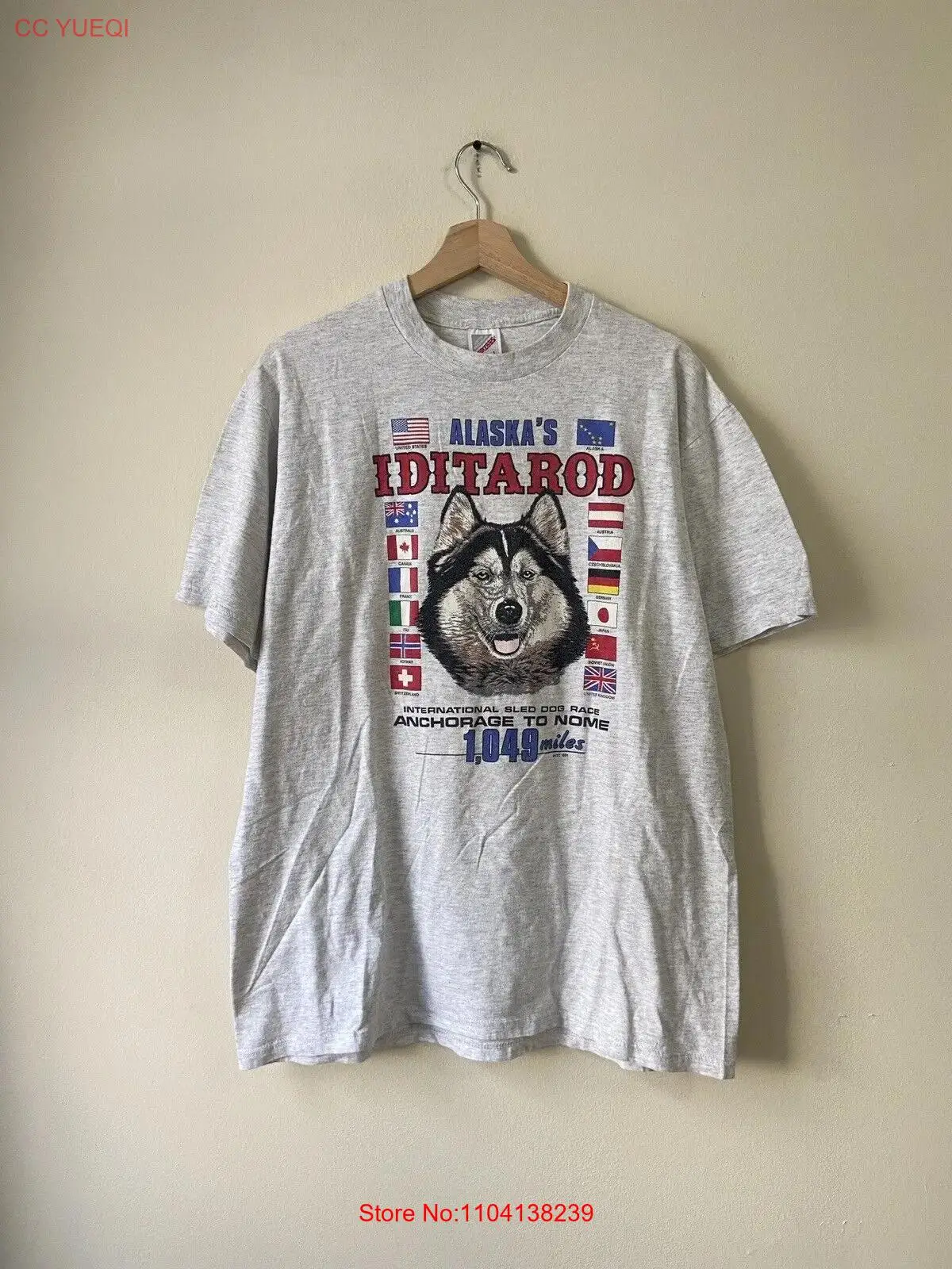 Vintage Alaska Iditarod dog sled race flag animal wolf art 90’s grey tee shirt long sleeves