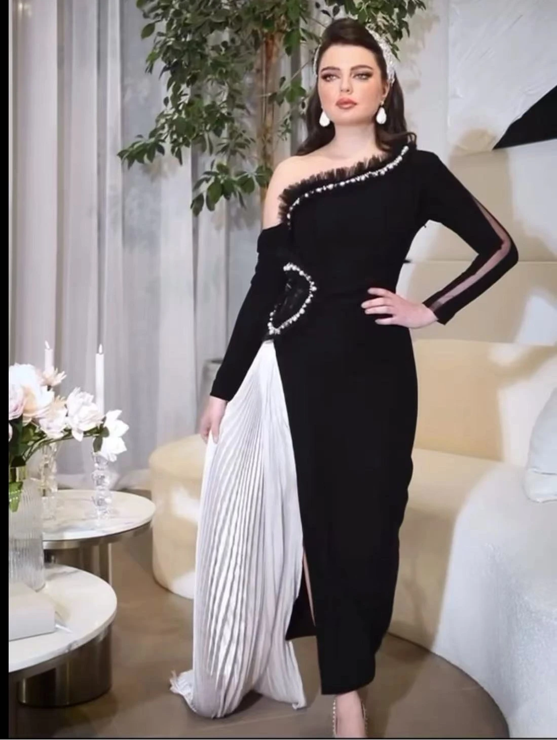 Robe de soirée noire et blanche pour femmes, tenue de bal, arabie saoudite, encolure perlée, plis, fente latérale, dubaï