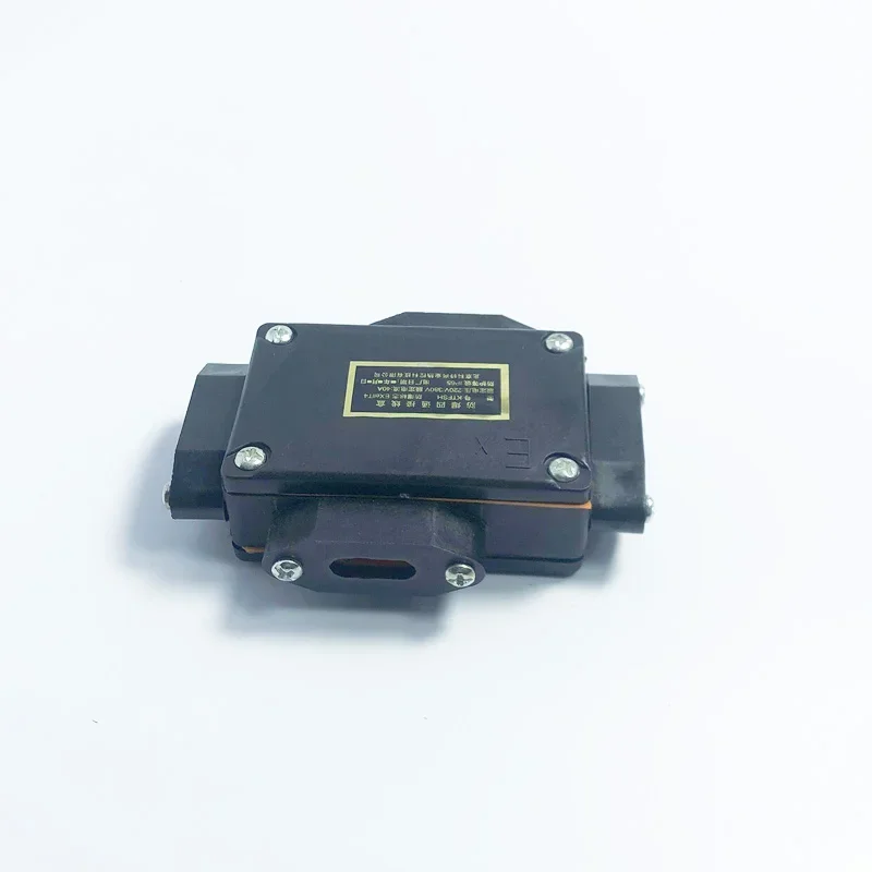 Electric Trace Heating Special Four-Way Junction Box - Cable Protection Insulation for Efficient Electrical Systems