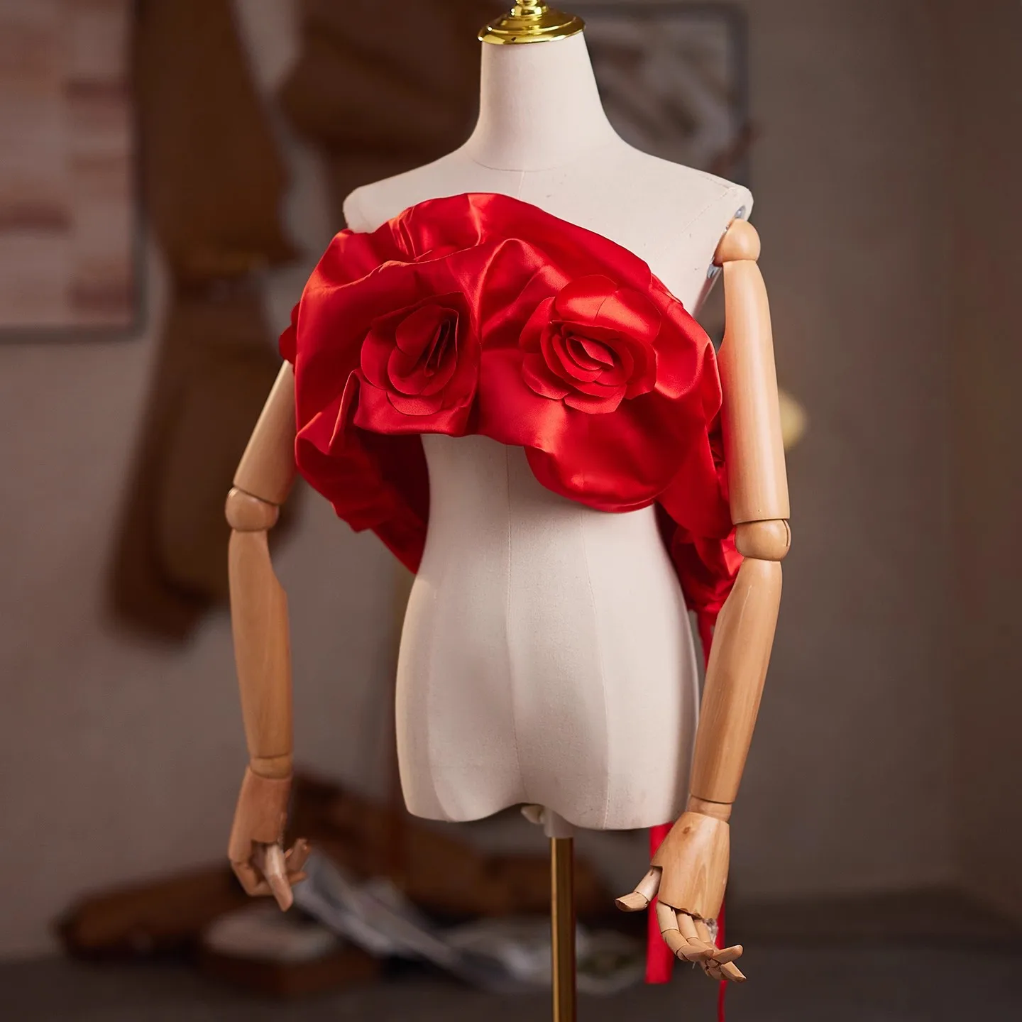 

Женская красная атласная сексуальная пашмина с разрезом шеи и цветком, женская шаль для выступлений, плащ с воротником R3157