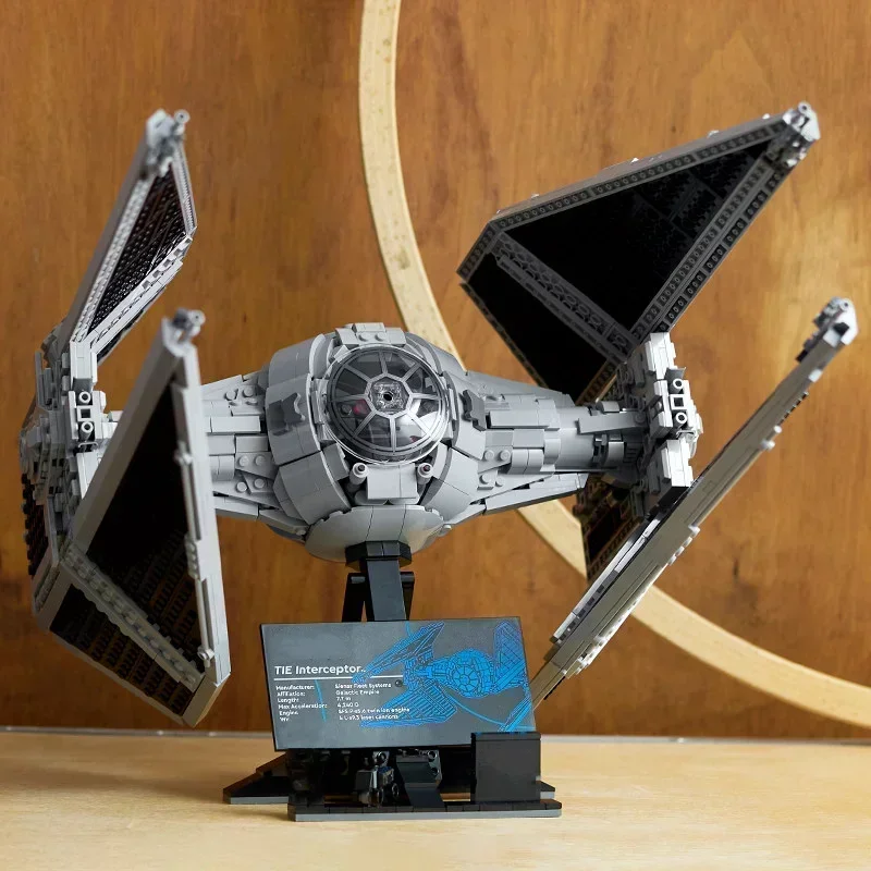 Novo 1931PCS TIE Intercetor Model Building Set Colecionável com Minifigura Criativo Construir Exibição Starfighter MOC Brinquedo Presente Adulto