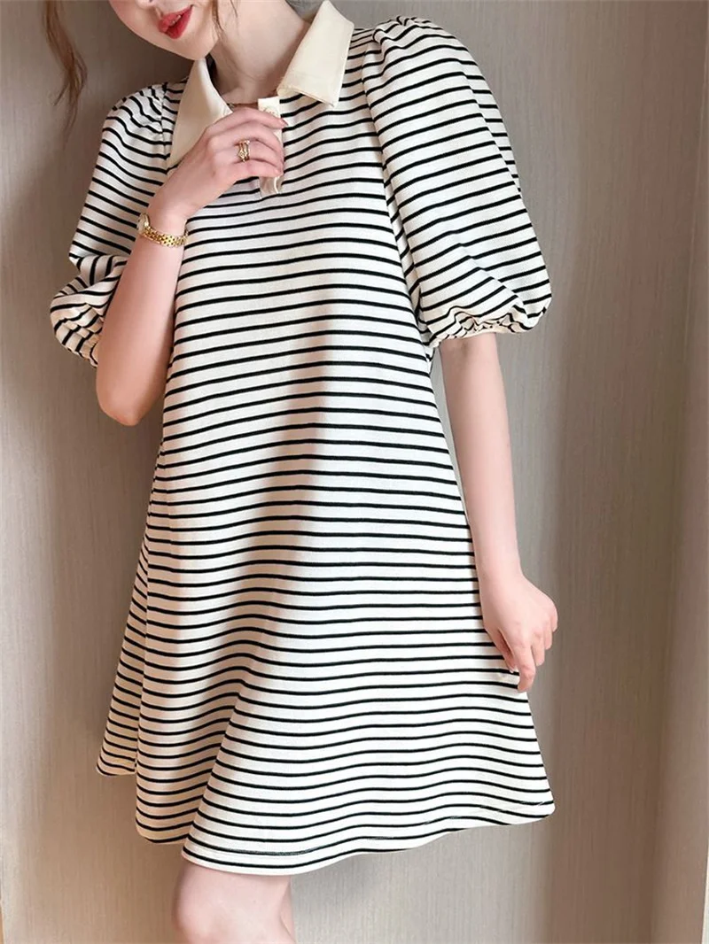 Vestido de manga corta con rayas contrastantes y cuello polo para mujer en verano, cintura suelta para cubrir la carne y mostrar el peso, versati
