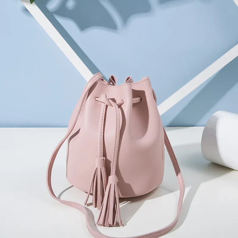 Summer Bucket Bag Vintage Tassel Messenger Crossbody Bags for Women Trend Designer Shoulder Handbags Large Capacity Bag Tote