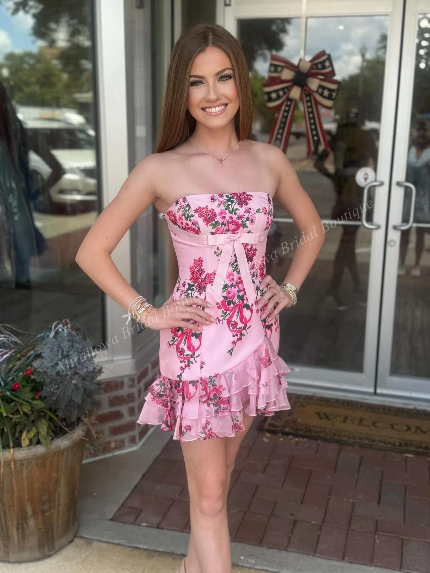 فستان حفلات الكوكتيل والنوادي مطبوع باللون الوردي بخصر منسدل مزين بالزهور قصير حلو 16 شبه رسمي ثوب تخرج هوكو مقابلة عطلة