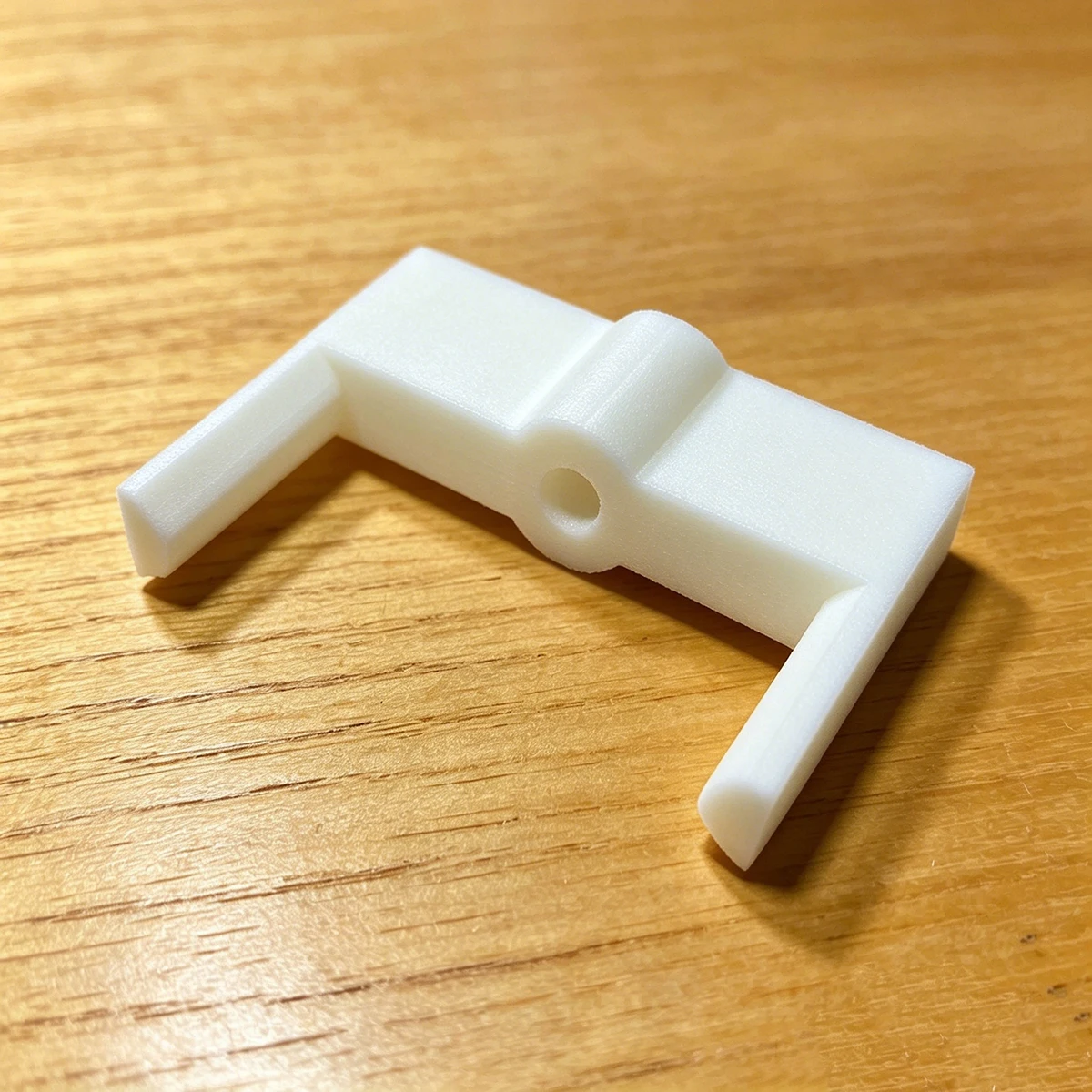 White Round Wood Tube Center Locator, Raw Wood Tube Center Alignment Clamp, Woodworking Circular Wood Centering Drilling Guide Positioning Tool