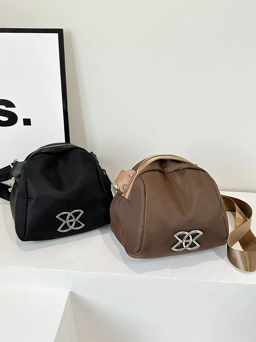 حقيبة أكسفورد مستوحاة من ميلارد لعام 2025 للنساء مقاومة للماء وحزام كتف قابل للتعديل مع مقبض علوي