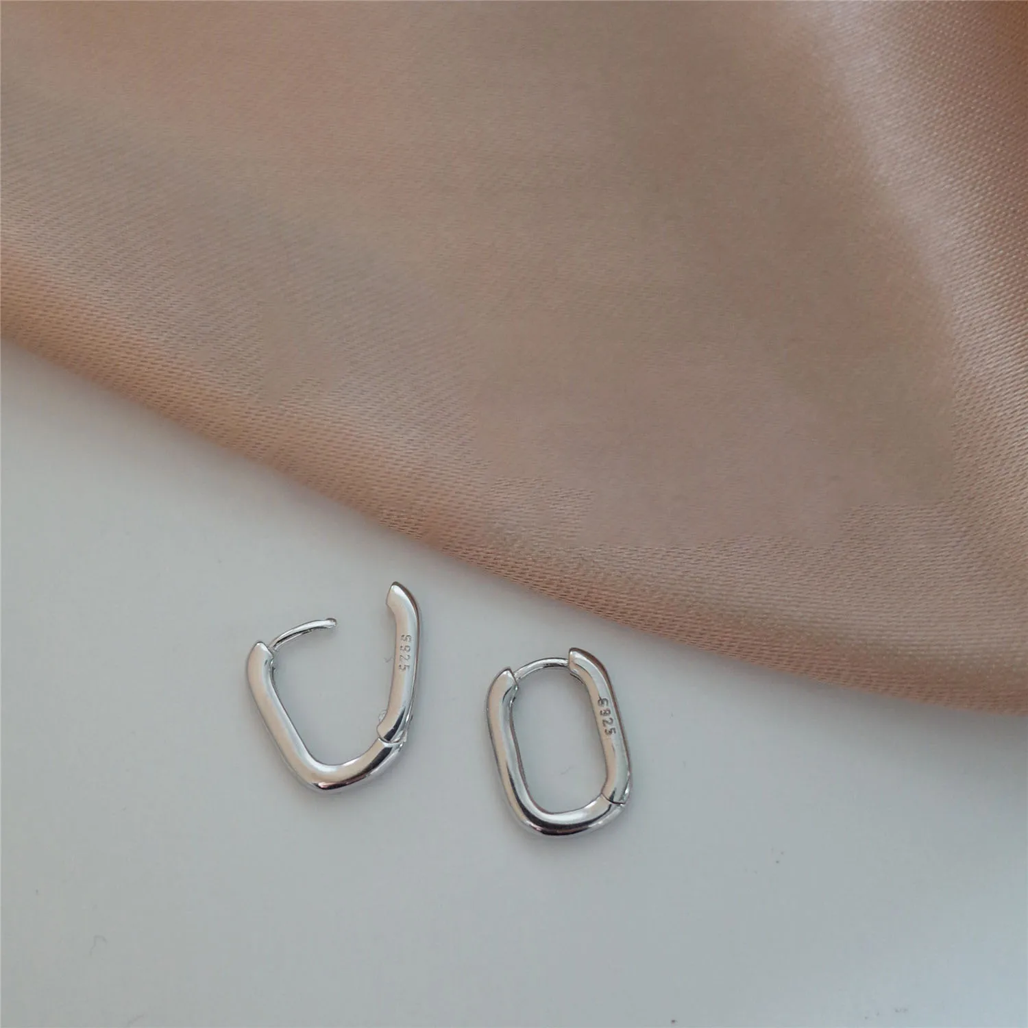 Women's 925 Silver Geometric Stud Earrings, Elegant