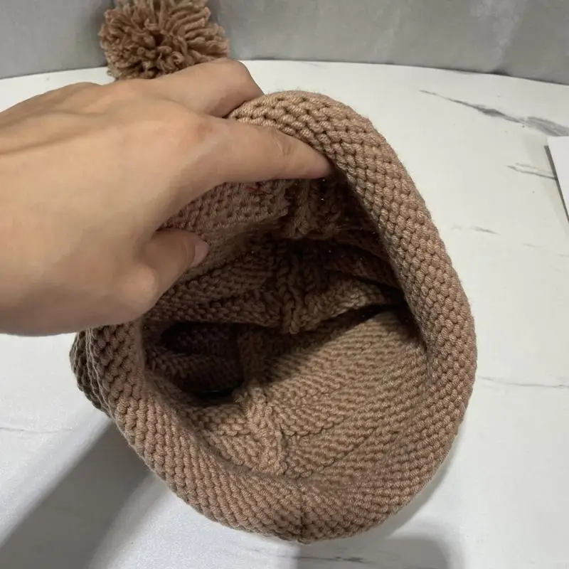Strickmütze mit Bommel, lässige Beanie-Mütze für Herbst und Winter, passend zu jedem Anlass, trendig warm