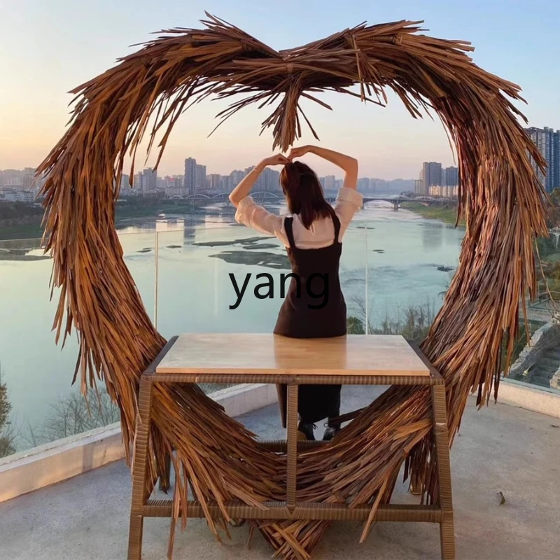 

LH rattan card seat landing scenic B & B creative love clock in props