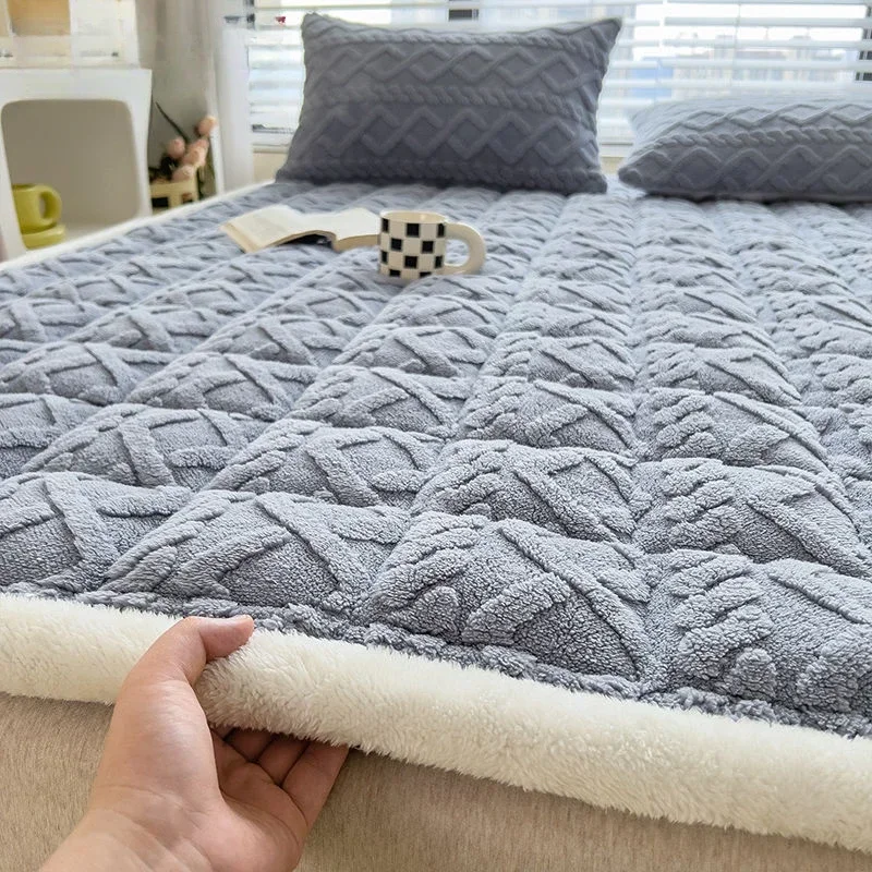 

Winter Plush Warm Mattress Toppers Home Textile Thin Tatami Mat Dormitory Single Double Bedspread Fold Bed Sheets Bed Linens