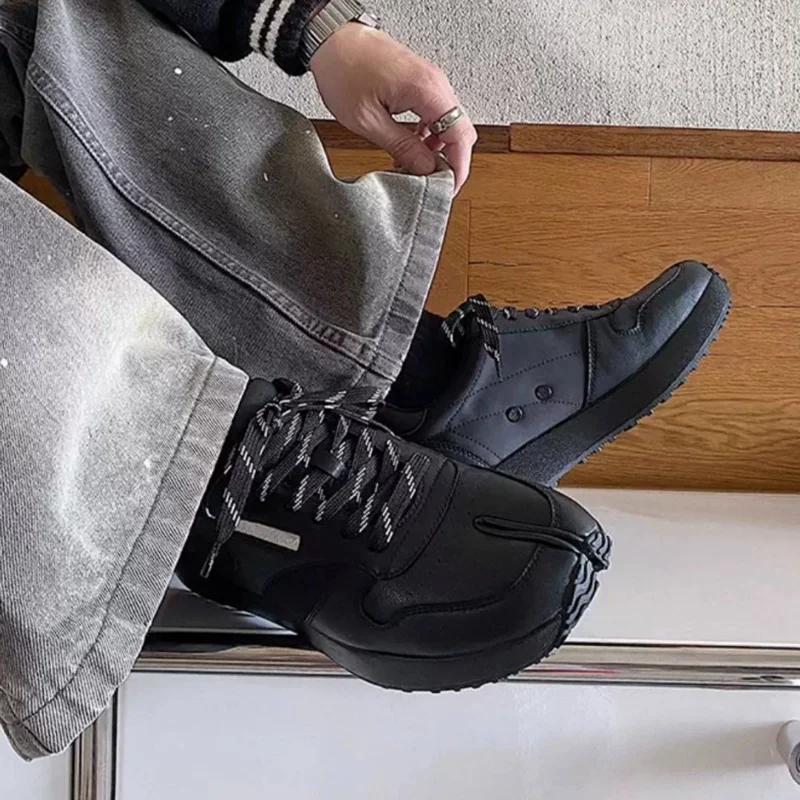 New Genuine leather Tabi Shoes For Men Autumn Casual Sports Shoes Women Black White Board Shoes Split Toe Series Unisex Sneakers