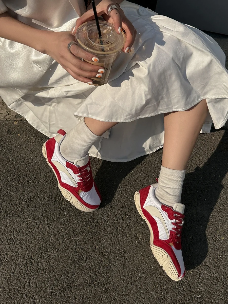 รองเท้าวิ่งคาร์บอนไฟเบอร์รุ่นใหม่ ปี 2025 สำหรับผู้ชายและผู้หญิง ดีไซน์ทันสมัย รองรับแรงกระแทก เหมาะสำหรับการเดินทางและกิจกรรมกลางแจ้ง