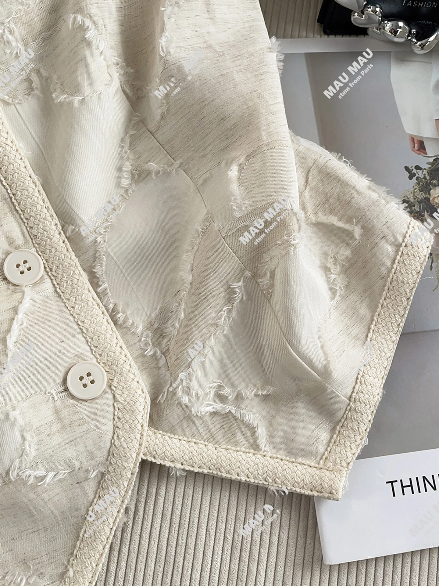 High-End Autumn Women's Faion Set with V-Ne Vest Top And orts Ele Miss Rich Sle Polyester Fiber Button Closure