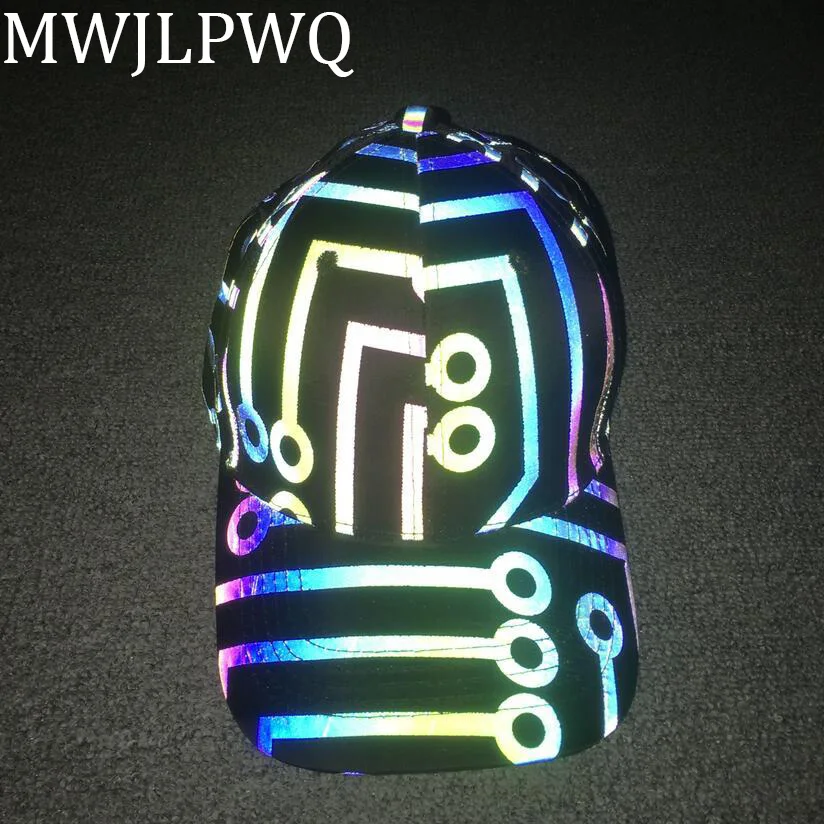 

MWJLPWQ Male Color Reflective Printed Baseball Cap High Street New Mushroom Hiphop American Fashion Men Hat 2025 Autumn 010451