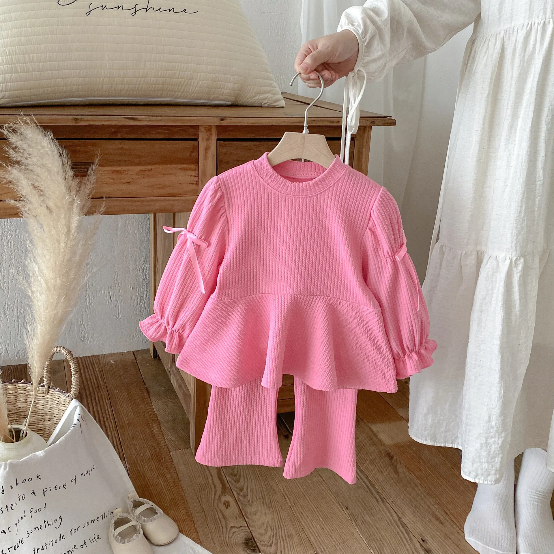 2025 الخريف جديد الأطفال ملابس طويلة الأكمام مجموعة الفتيات لطيف القوس بلوزات فضفاضة + متوهج بنطلون 2 قطعة دعوى القطن الاطفال الفتيات وتتسابق