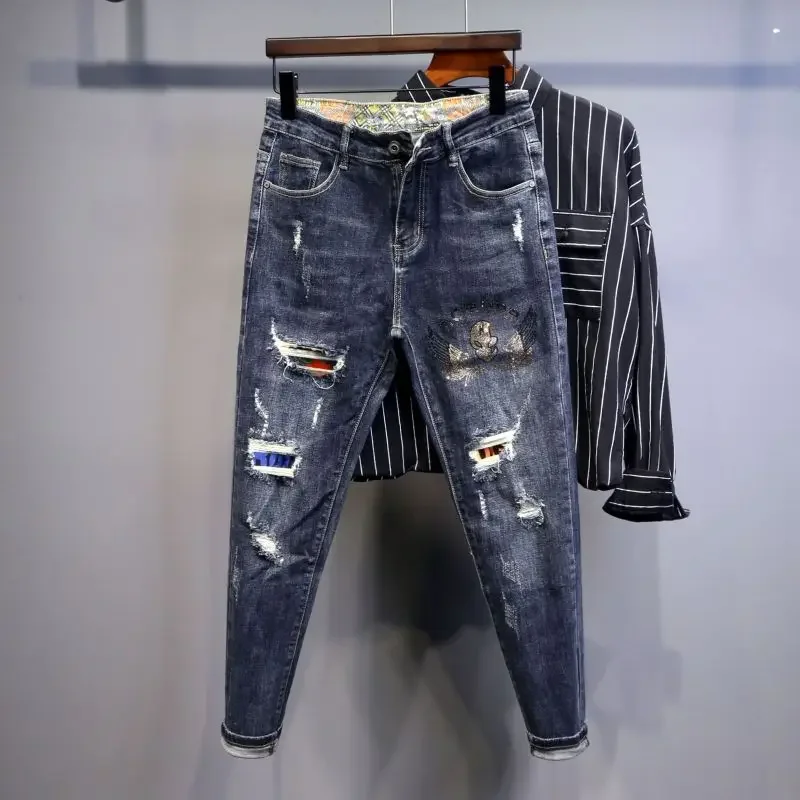 

Trousers Tapered Broken Jeans for Men with Holes Male Cowboy Pants Ripped Torn Rhinestones Designer Korean Fashion Stylish Denim