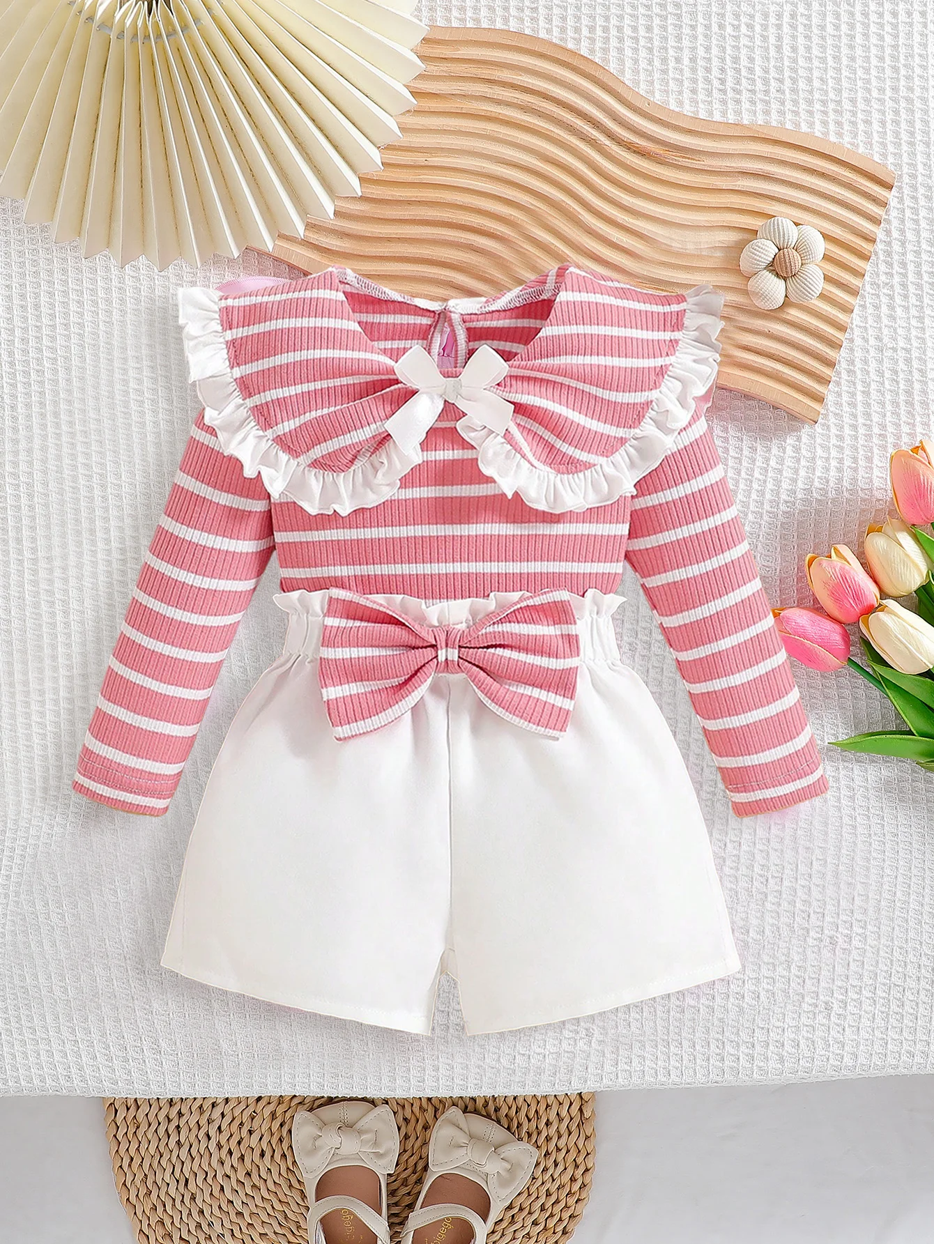 

Adorable Baby Girl Pink Stripe 2-Piece Set – Big Bow Ruffle Collar, Chic Long-Sleeve Outfit, Ideal Valentine/Birthday Gift