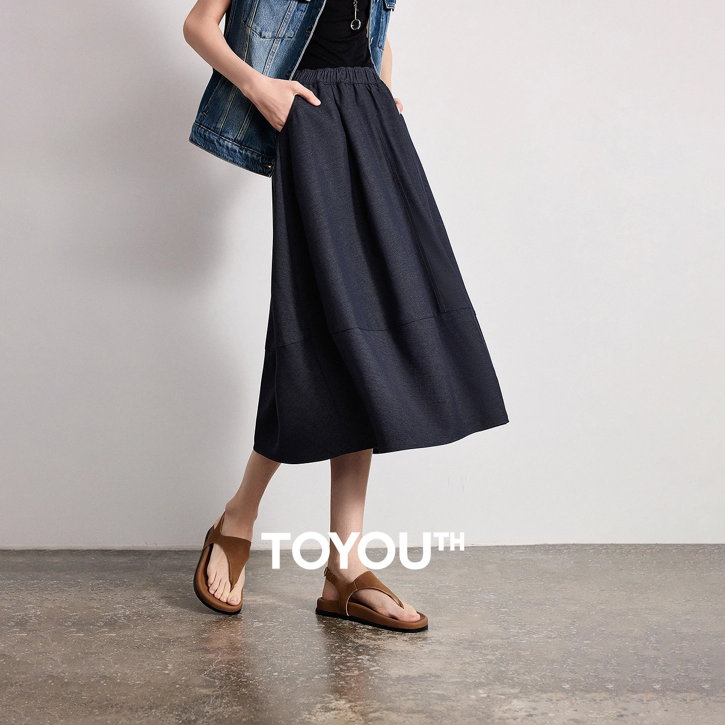 

Женская юбка-миди TOYOUTH из искусственного денима, весна 2026, новая, с эластичным поясом, скрывающая бедра, стройнящая фигуру