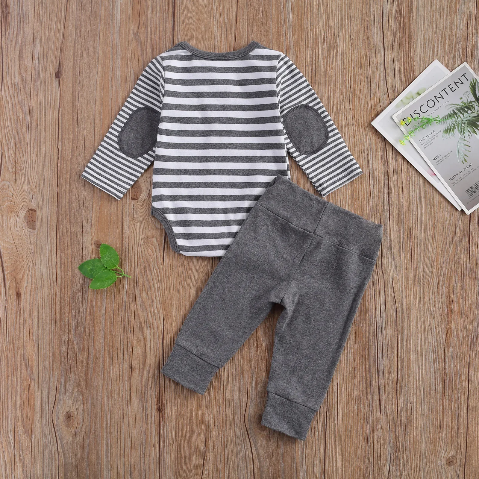 Lioraitiin babyjongen meisje casual gestreepte romper 2-delige set, ronde hals lange mouw knoopdecoratie, losse broek