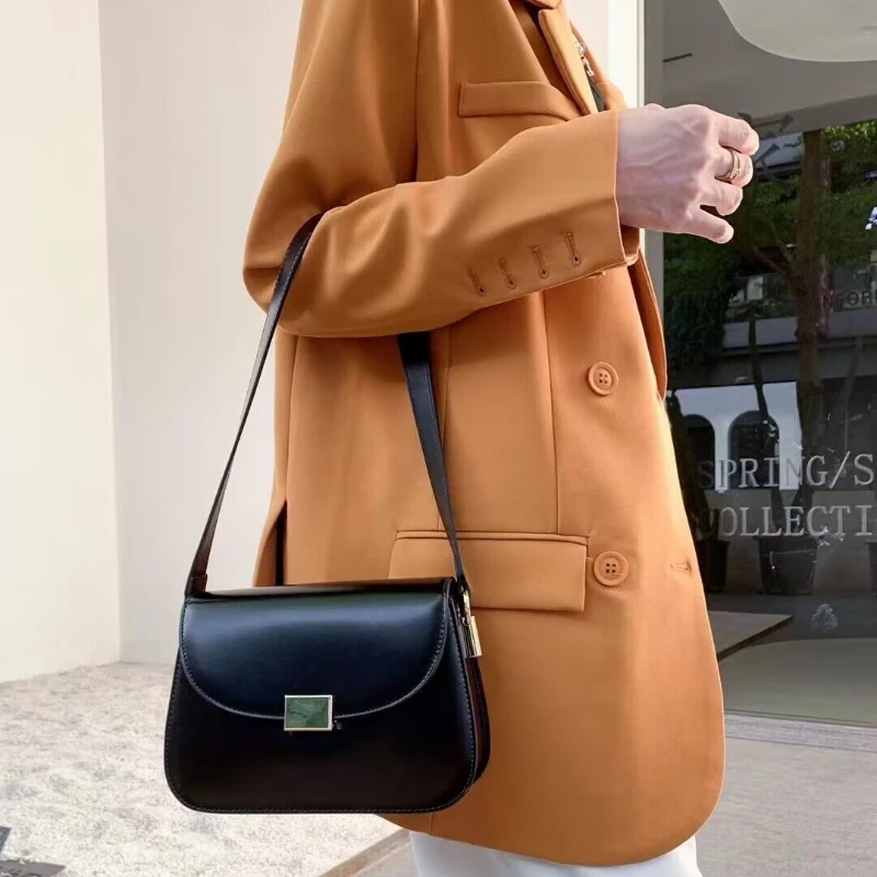 Tofu Bag for Women 2023 New Luxury Bright Glossy Surface Cowhide Underarm Small Square Bag One Shoulder Bag Messenger Bag Female