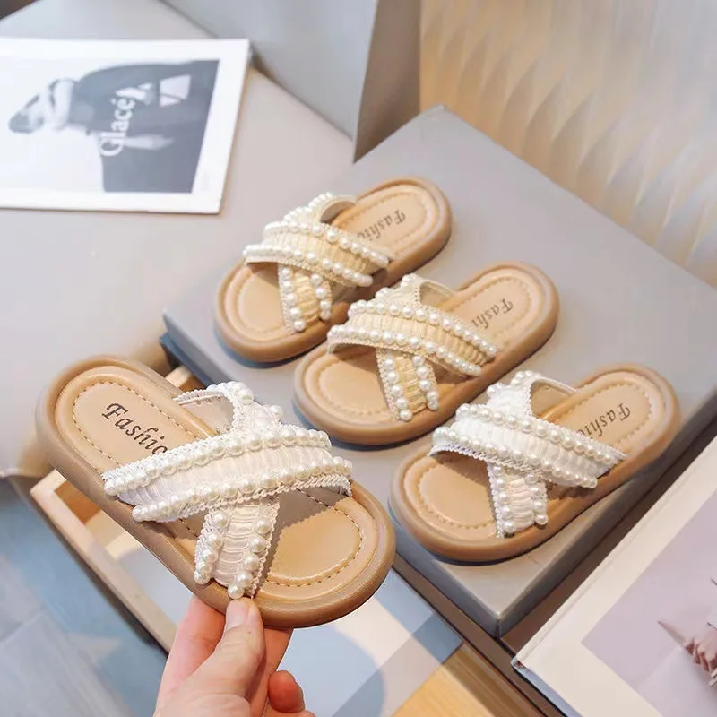 

Детские тапочки в этническом стиле 2026: Новые летние универсальные мягкие шлепанцы на платформе для девочек, простые нескользящие повседневные туфли-принцессы, плетеные