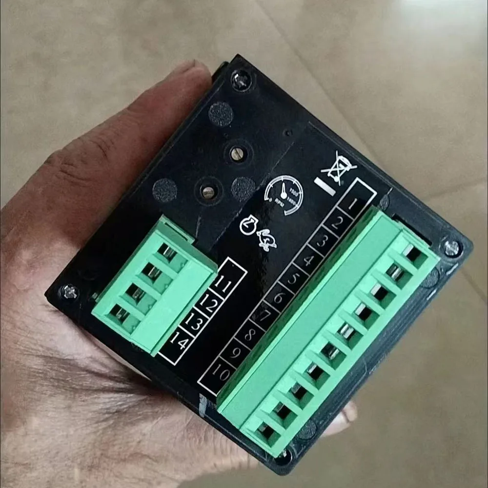 

DSE501generator controller automatic start control panel modules diesel generator set parts(Factory Straight)