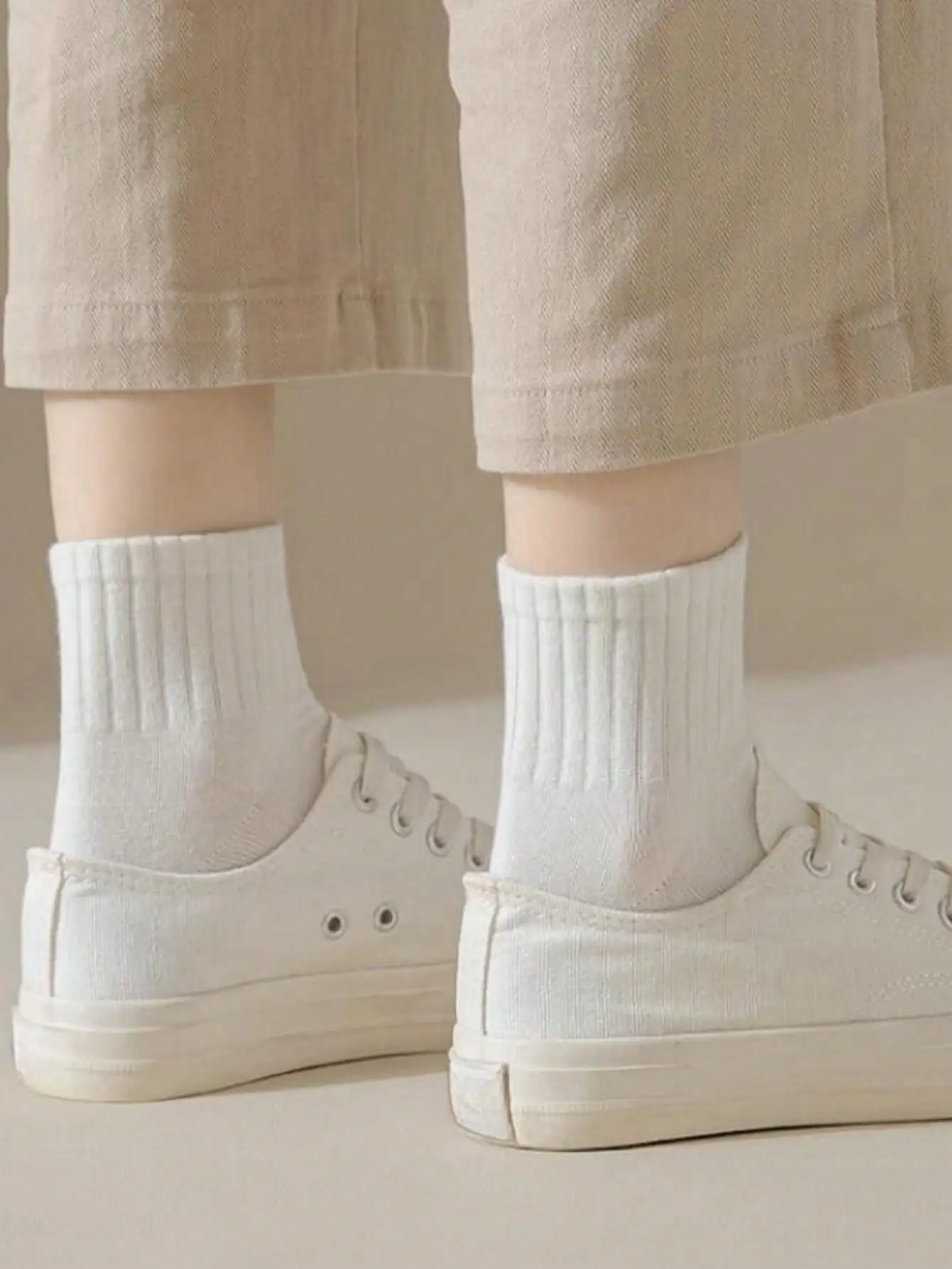 Klassische, schwarz-weiße Damen-Kurzsocken, Damensocken in großen Größen (36–44), bequeme und atmungsaktive Socken für Frühling und Sommer, Sportlicher Stil, Socken bis zur Mitte der Wade, Herrensocken, Paar-Socken, Freizeitsocken, vielseitige Socken. – Detail 7