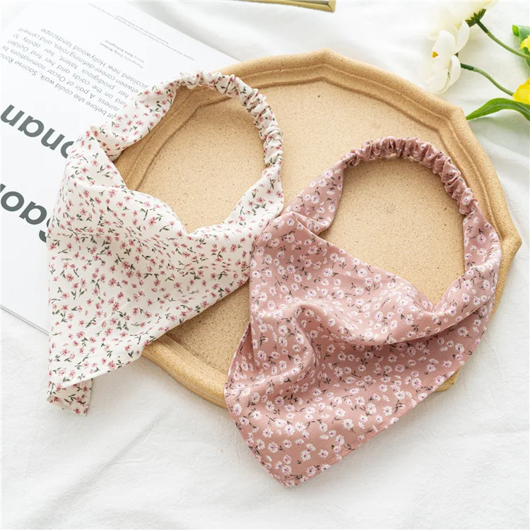 28cm Chip Flower Hair Scarf Bohemia Bandana Hair Band Retro Triangle Scarf Kerchief Women Girl Travel Headscarf Akcesoria