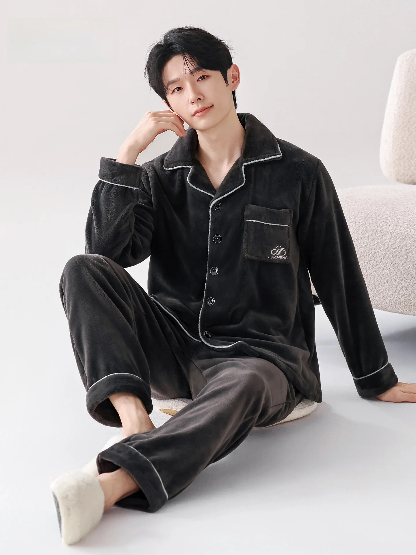 Men's Flannel Pajamas Thickened Fleece Home Clothes Winter New Style Casual Style Long Sleeve Soft Polyester for Outdoor