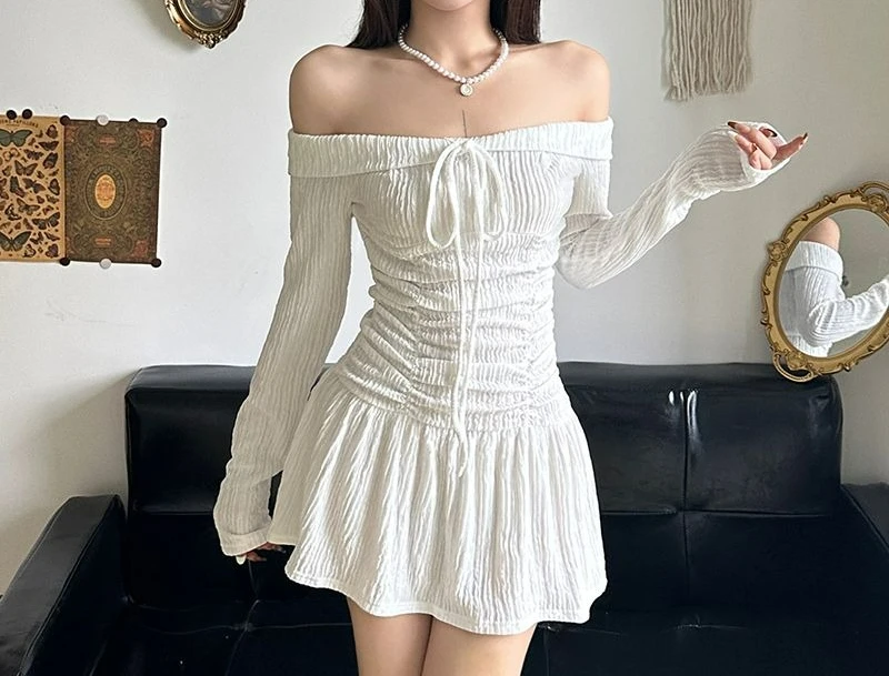 

2025 Summer New Style One Shoulder Dress with Wrinkled Waist to Look Thinner A-line Short Skirt
