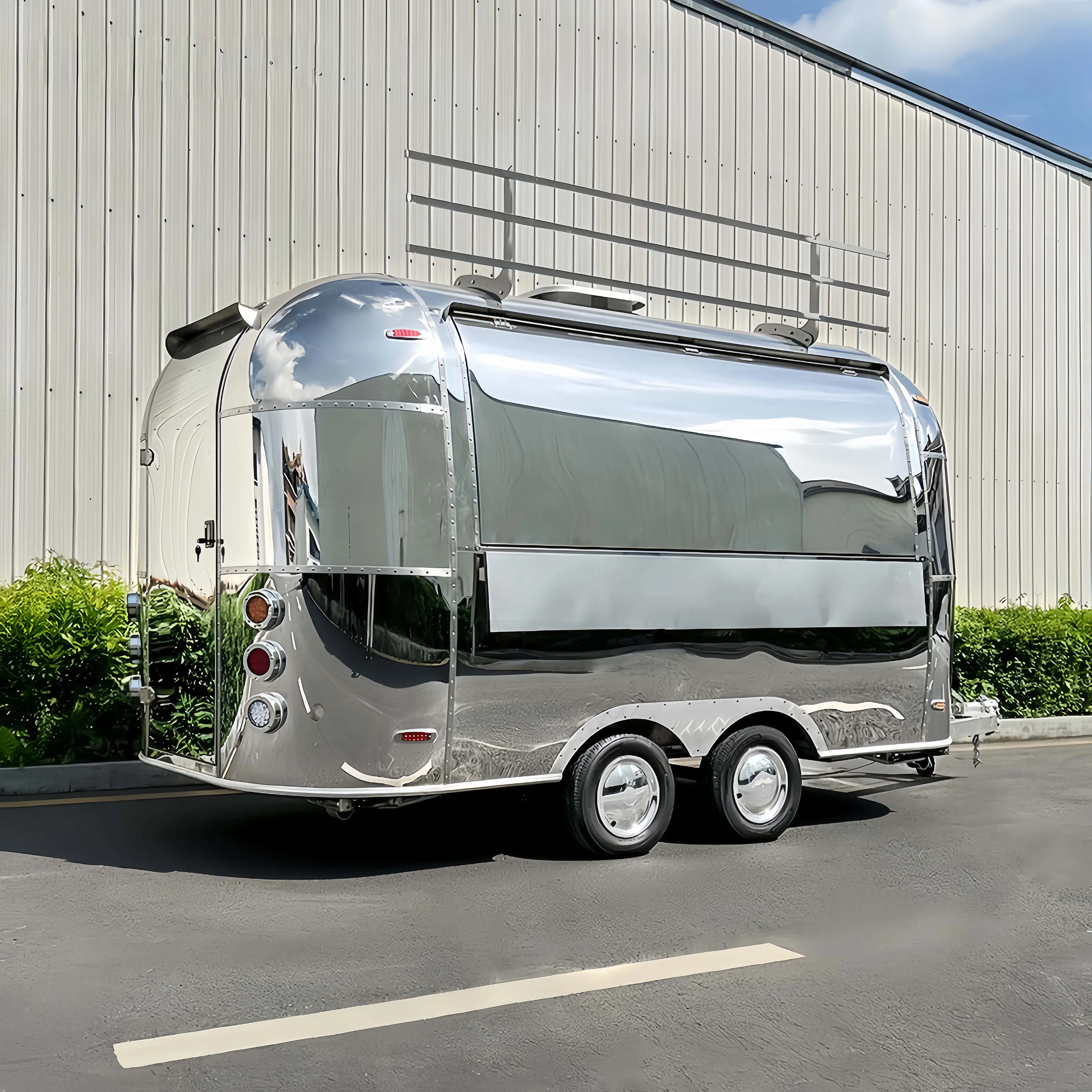 

Customizable Food Truck Trailer Multifunctional Food Cart Mobile Fast Food Truck Hot Dog Vending