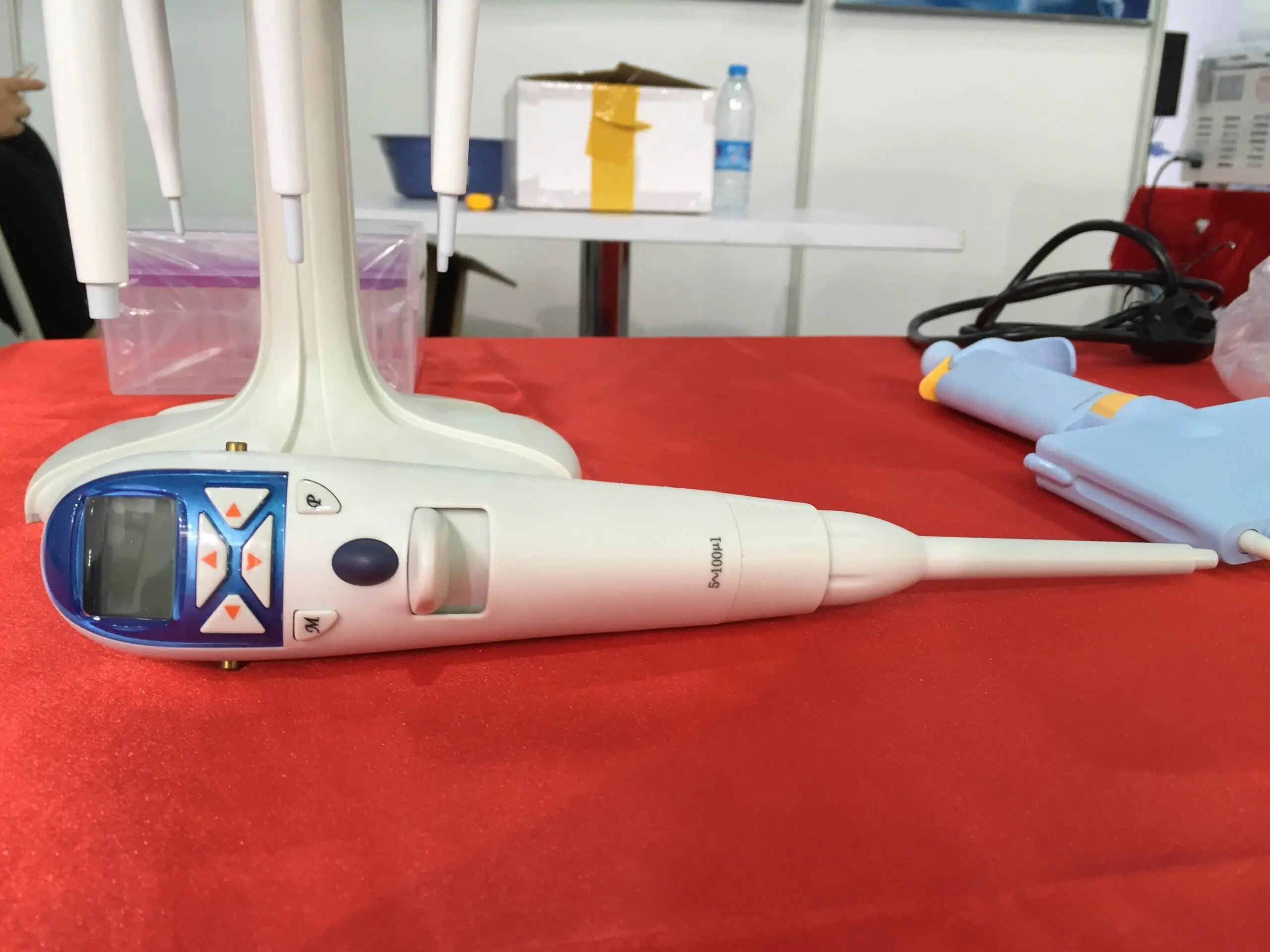 Electronic  Laboratory  Adjustable   Micropipette Adjustable Pipette