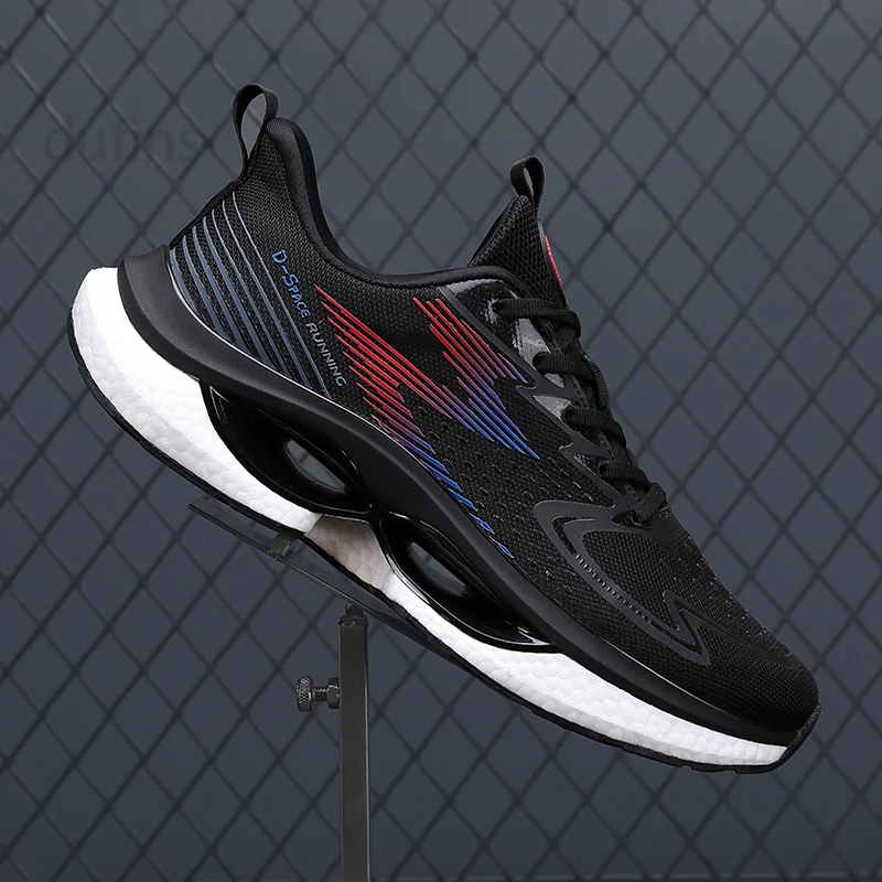 

Men's casual sports shoes are fashionable, breathable, lightweight and comfortable. They are designed for running