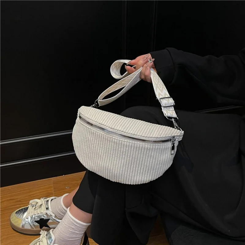 

Элегантная женская кожаная сумка с мраморным принтом с уникальной прожилкой и современным художественным дизайном