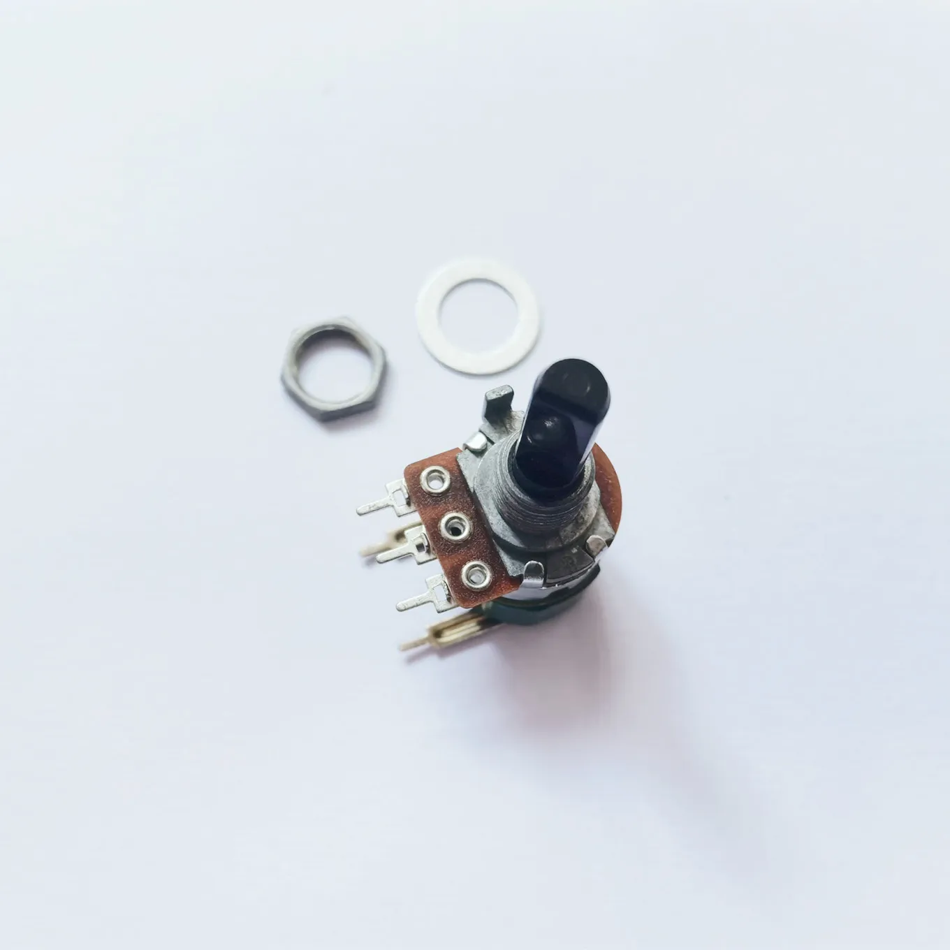 Original new 100% 2K 100K 500K B39S1PHD B39S1 AC125V 3A 6A with switch single potentiometer