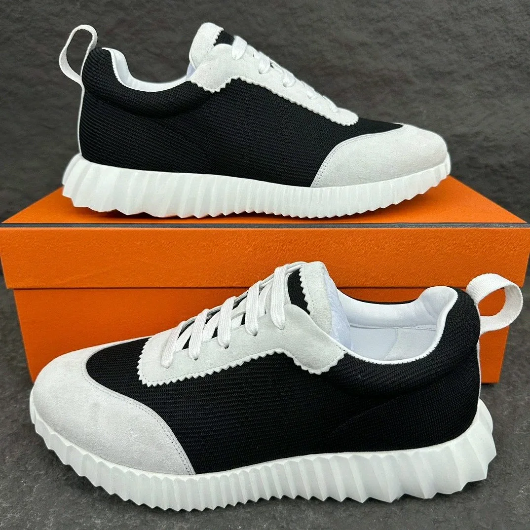 Sneakers Unisex con Suola Spessa e Scanalata in Tessuto Scamosciato Bianco e Nero per Uomo e Donna