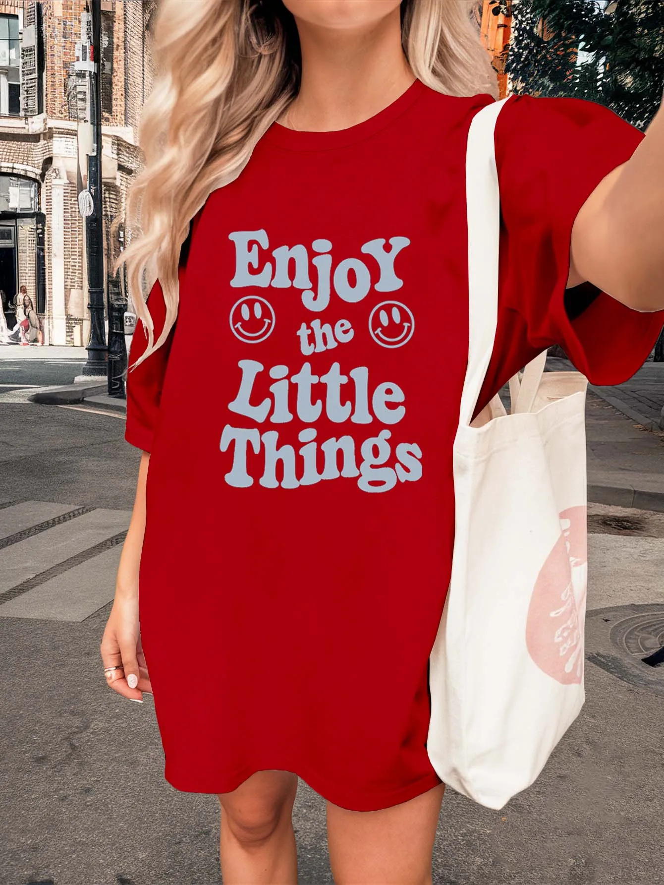 

Футболка с рисунком больших размеров «Наслаждайтесь маленькими вещами» идеально сочетающая способность теплого сердца с элегантной модой, чтобы принесли на ощупь