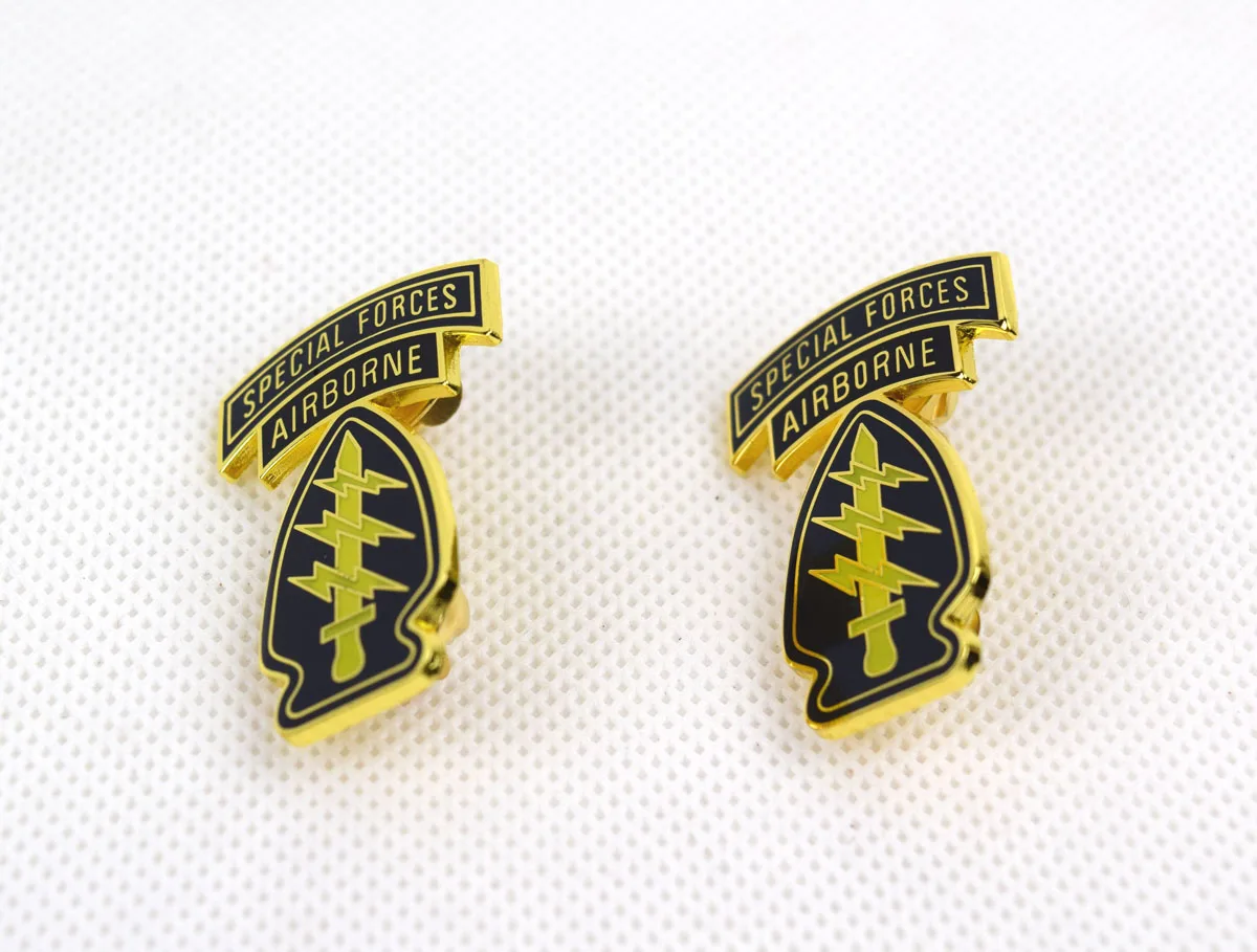 

Replica US Army Special Forces Airborne Metal Shoulder Pin Badge