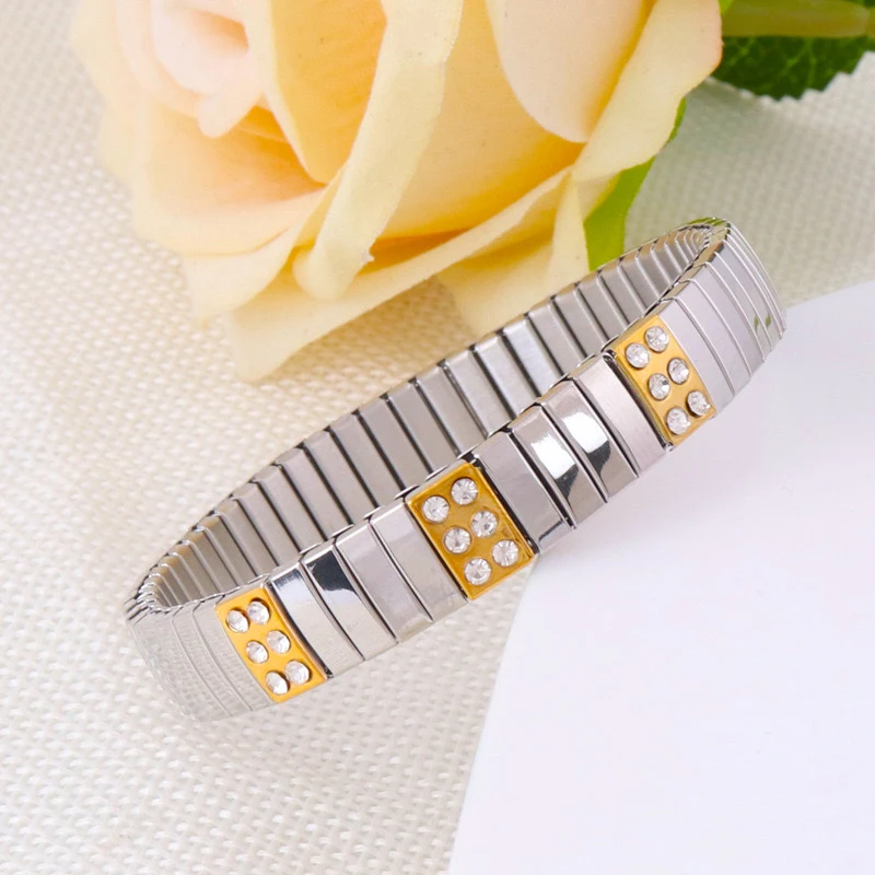 Loe| Women Fashion Stretch Bracelet. Stainless Steel. Heart Pendant. Gold Plated Charms. New
