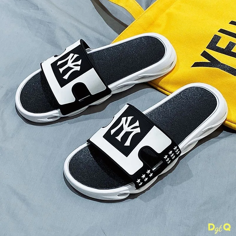 

2025 новые трендовые летние пляжные противоскользящие крутые швабры, модные и повседневные однотонные уличные мужские тапочки с надписью