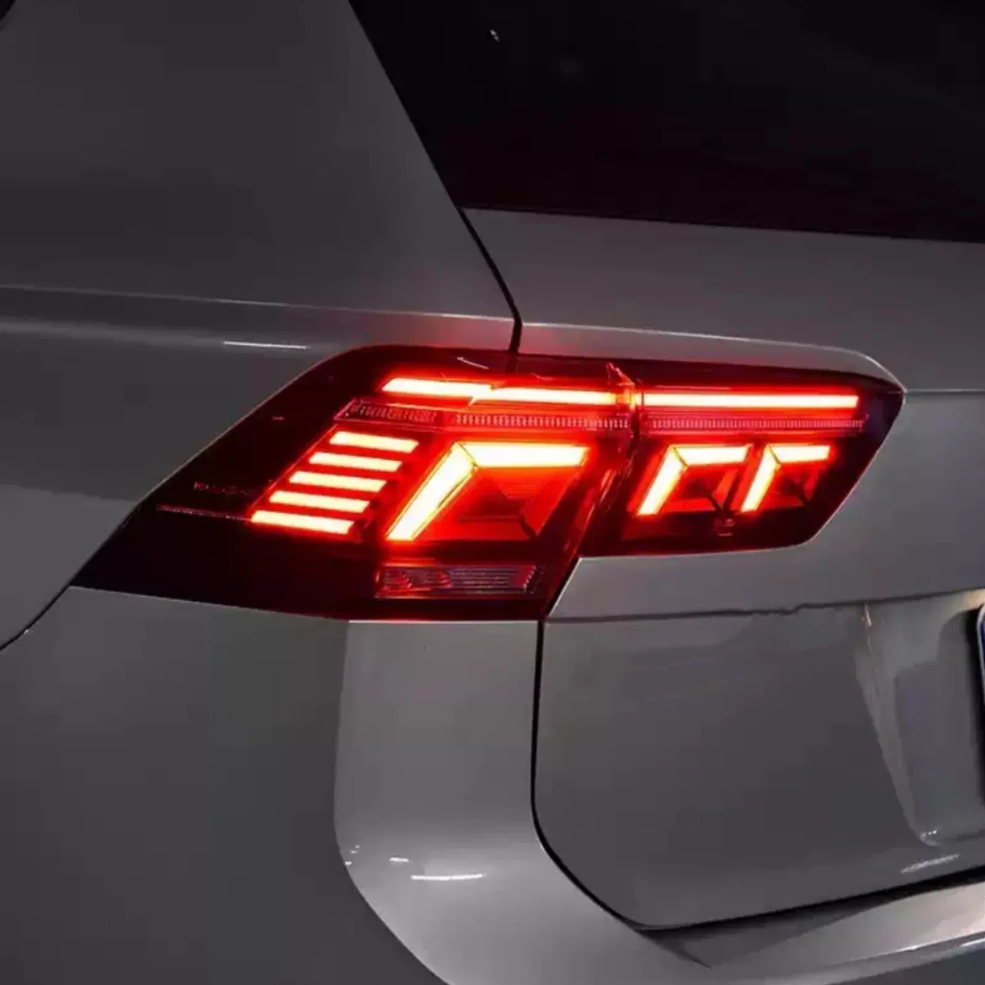 Body Kit LED Taillight Assembly for volkswagen vw Tiguan L 17-21 Convert Turn Signal Backup Light Brake Lamp Car Accessories