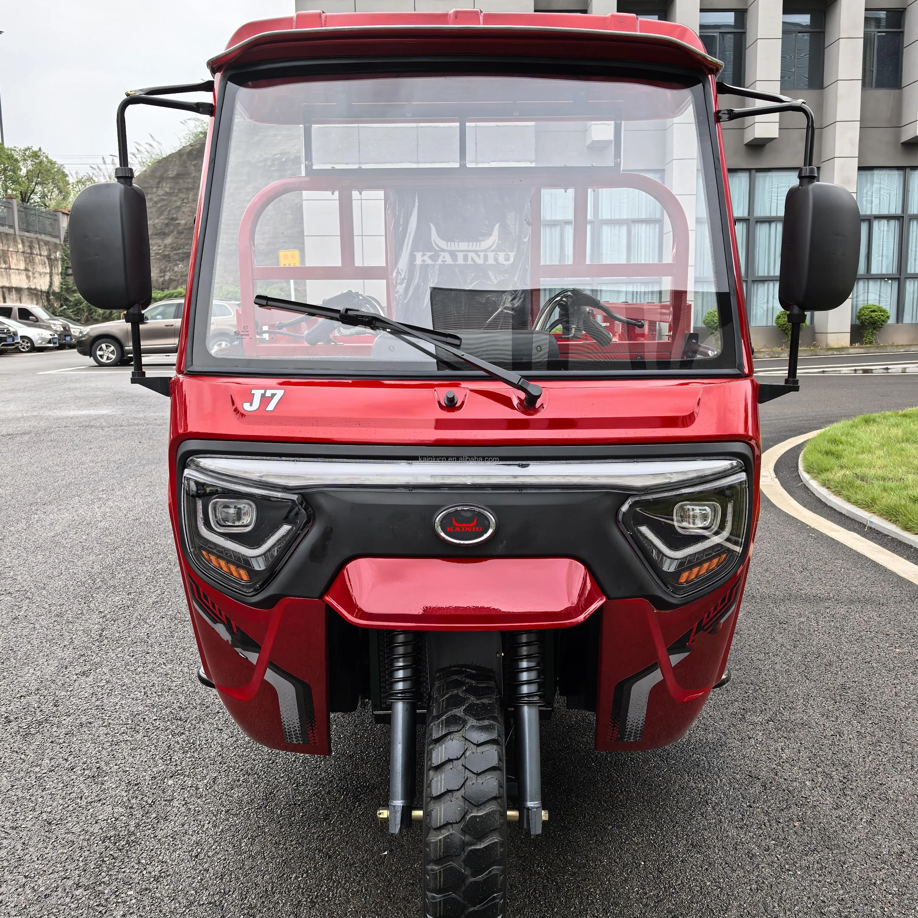 2026 New 200CC Cargo Tricycle with Front Cabin 3 Wheel Motorized Delivery Motorcycle Heavy Duty for Adult Farm