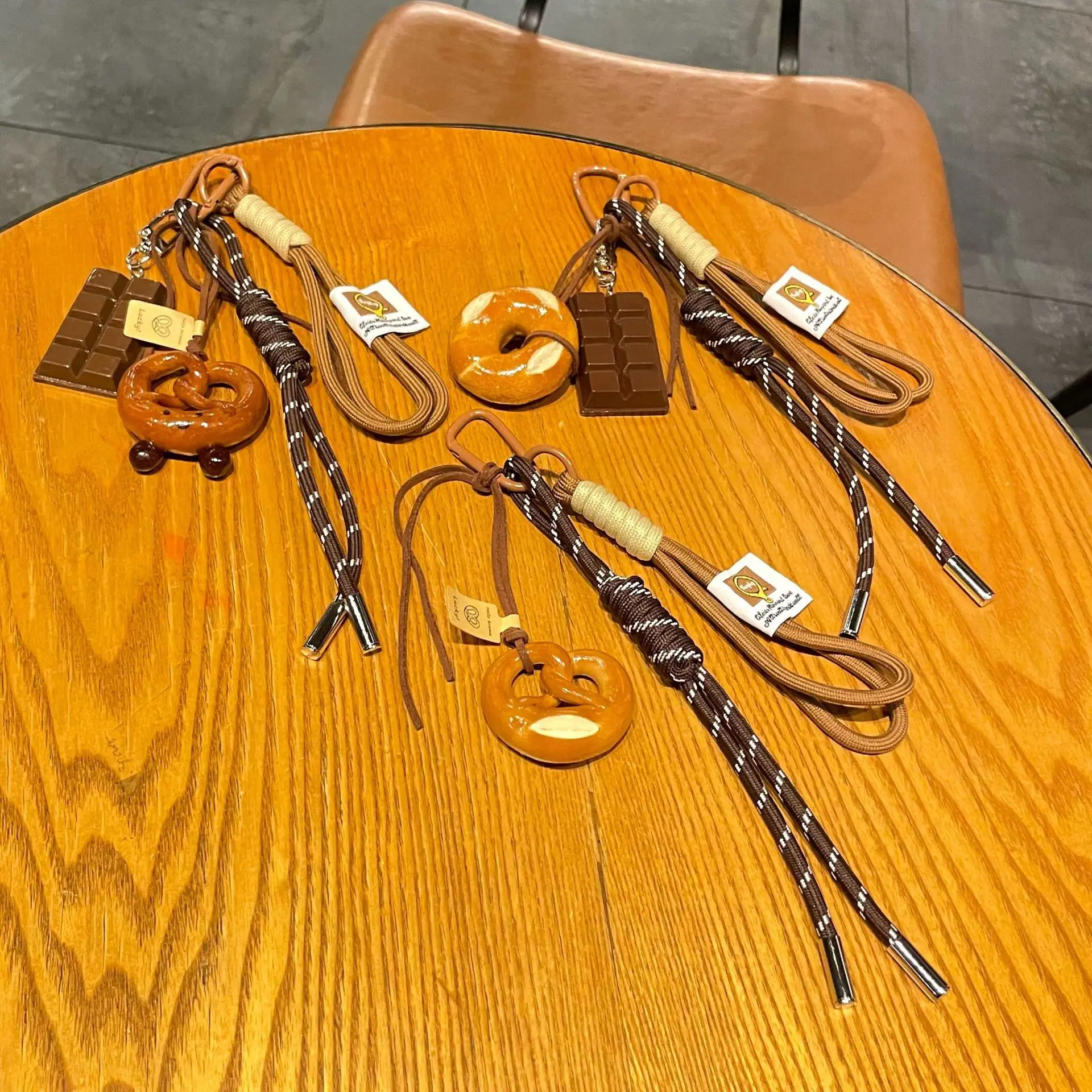 Alkali water bread keychain Maillard style bagel alkali water bread keychain small pendant creative and practical small gift H05