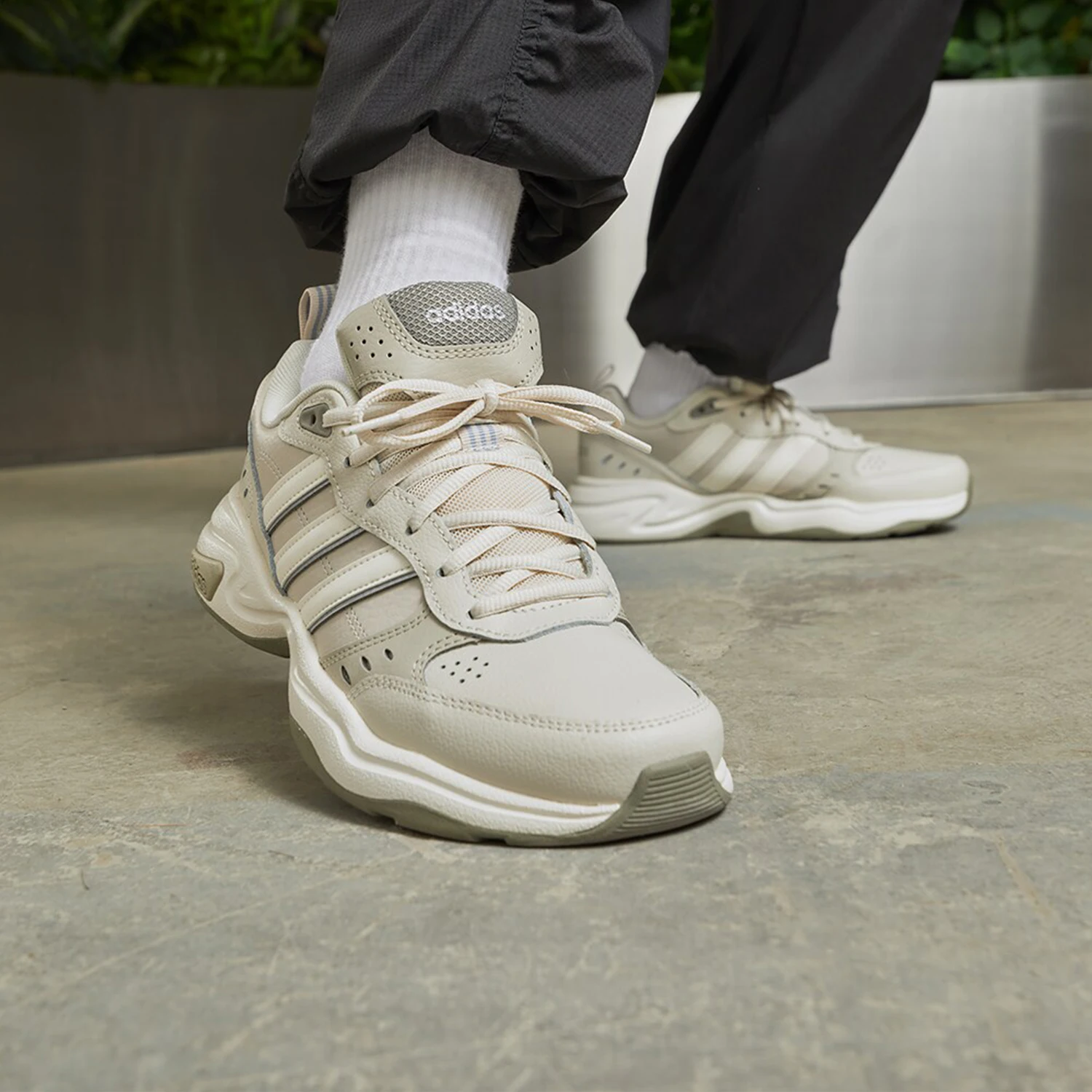 

Adidas Originals STRUTTER Women's Retro Sneakers IG6290