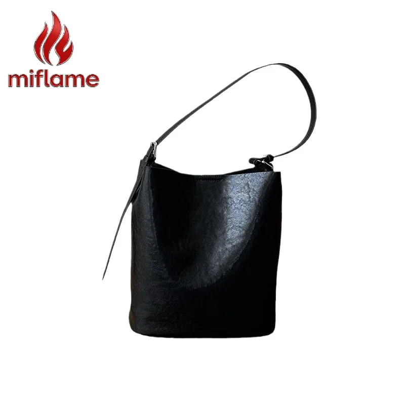 

Women's Vintage Retro Fashion Bucket Bag New Vegetable-tanned Leather Crossbody Shoulder Bag Purse Commuter