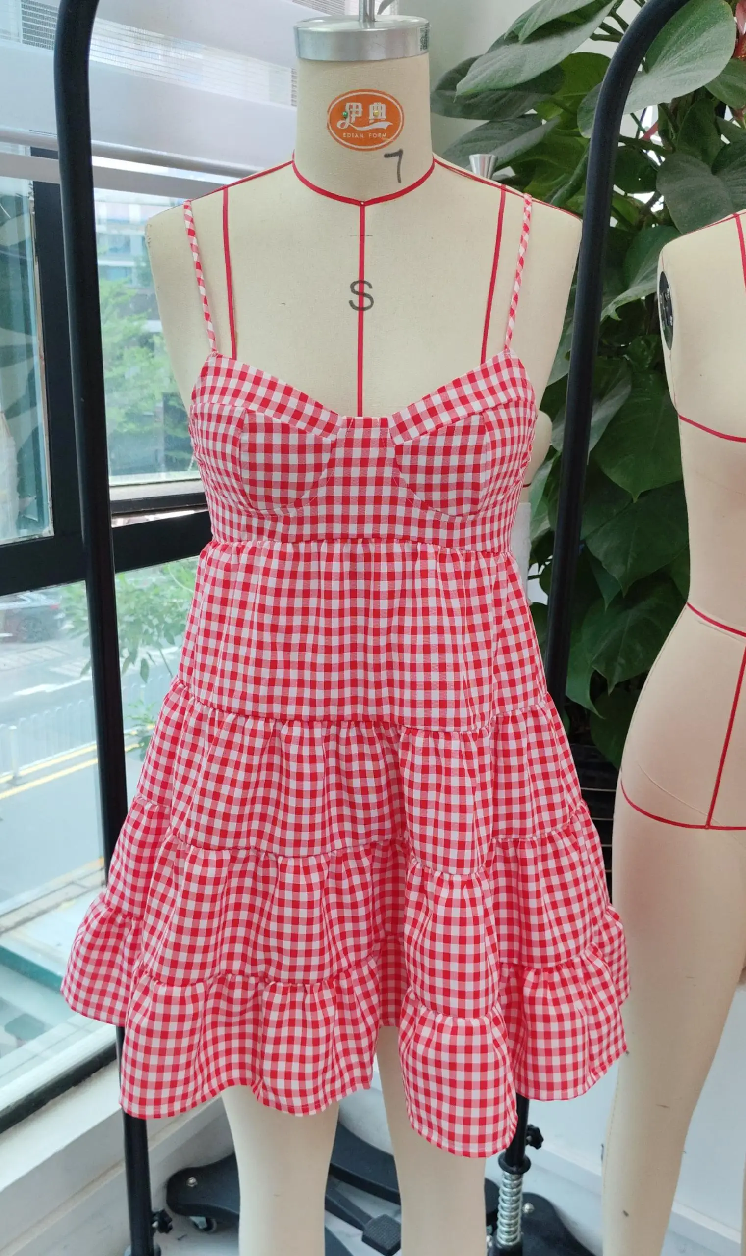 Gaono Rode Vrouwen Spaghetti Cami Jurk Y2K Cottage Plaid Sweetheart Hals Gelaagde Zoom Terug Vetersluiting Korte Jurken Zomervakantie