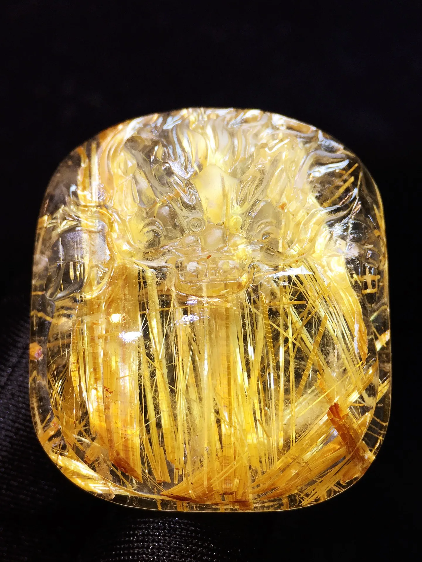 

Кулон из натурального золота с рутилированным кварцем Дракон Рутилированный кварц Ювелирные изделия 39,3*35,1*11,5 мм Мужчины Женщины Бразилия AAAAAAA