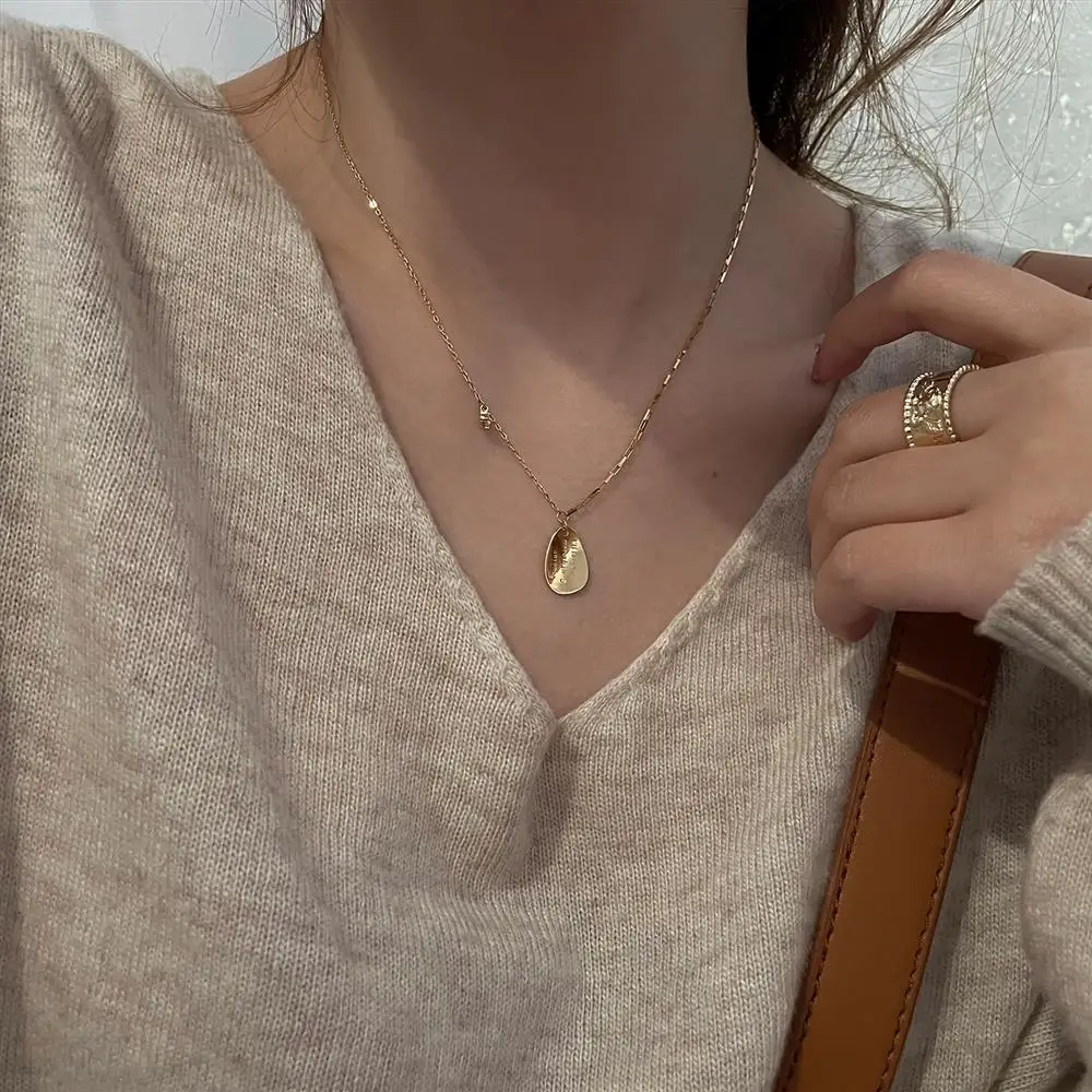 Fashion and trendy English letter Water droplet pendant necklace light luxury new in glossy collar chain Suitable daily jewelry